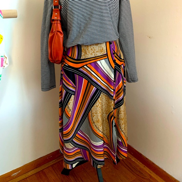 Abstract design skirt size Large - Picture 3 of 8